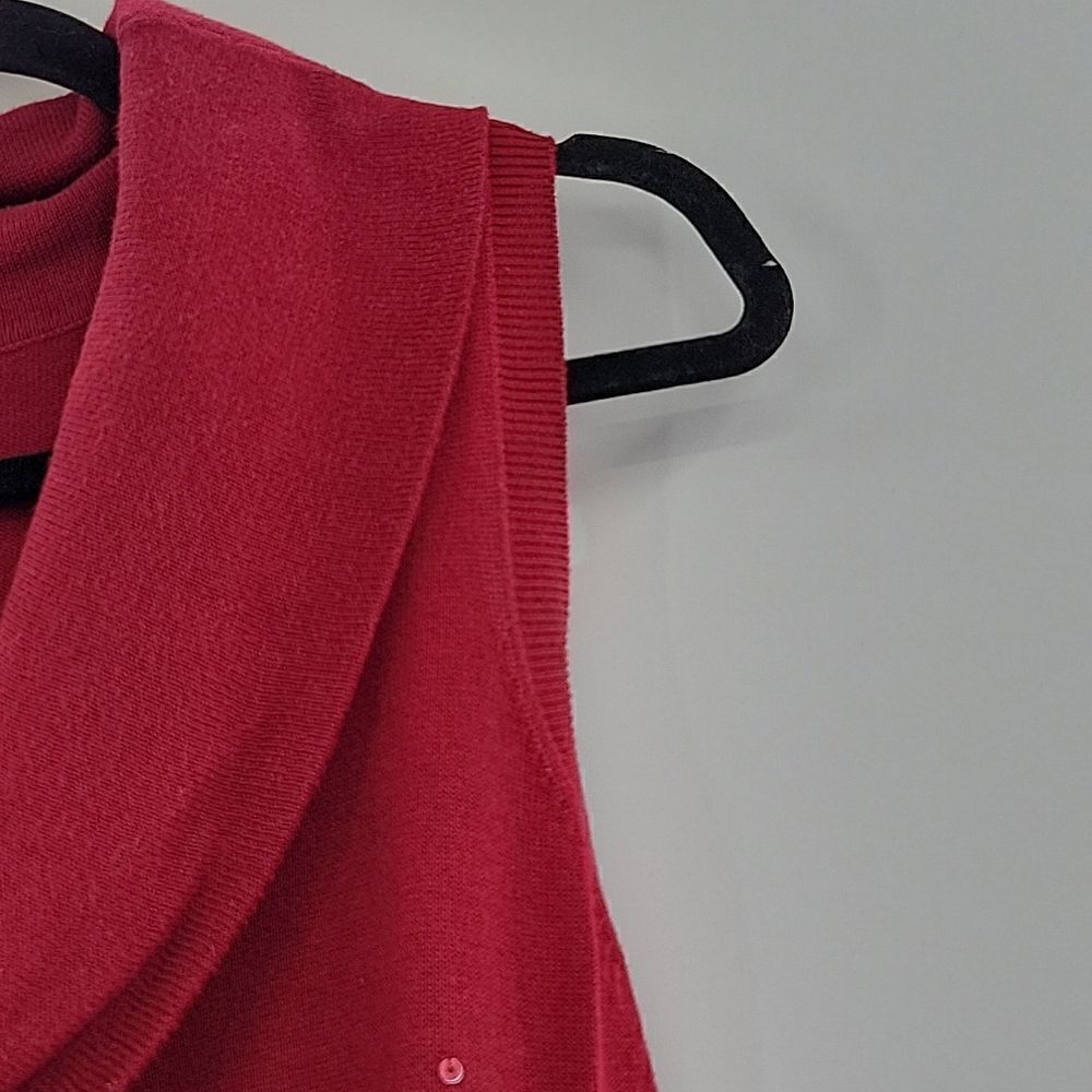 3 For$20 Apt.9 Maroon sleeveless sweater w/ sequence size M - Picture 4 of 7